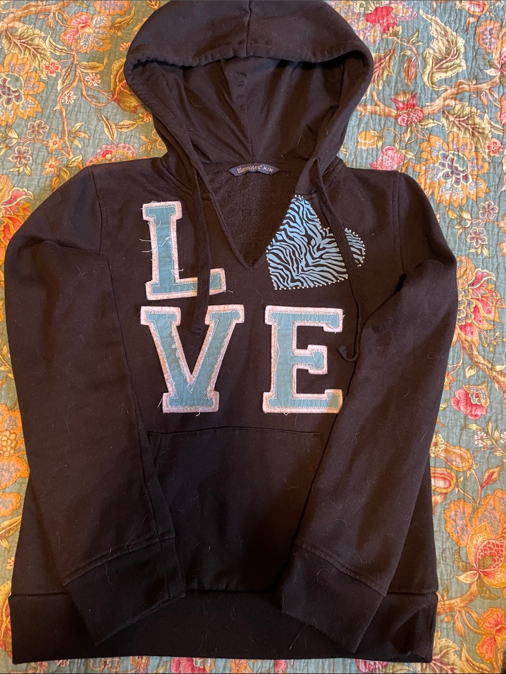 Vintage Bluenotes Black V-Neck Hoodie Sweater with blue LOVE Appliqué